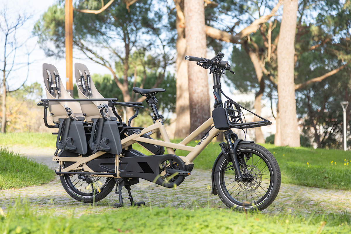 Tern GSD cargo eBike, installed with Clubhouse passenger rails and two child seats