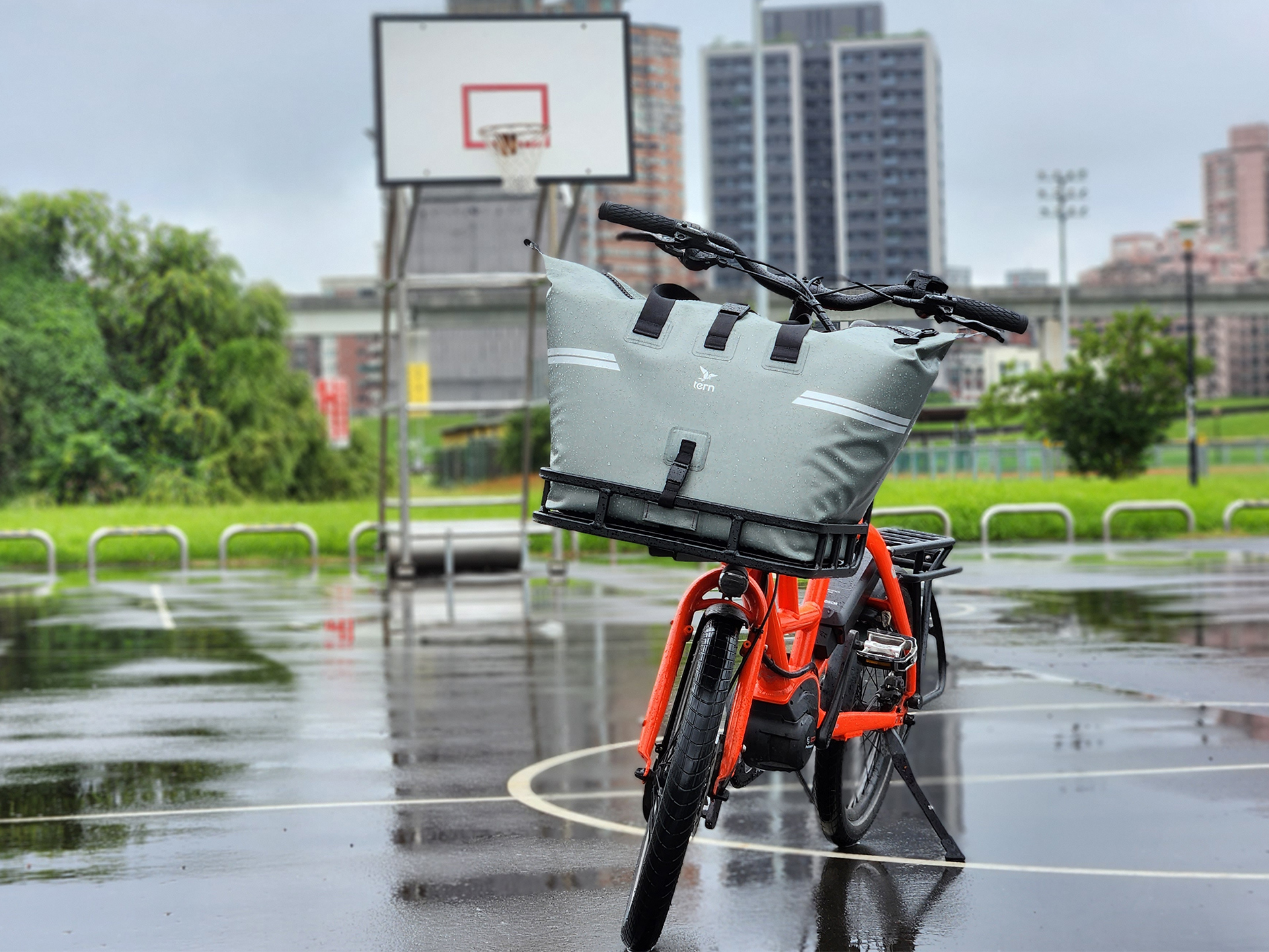 weathertop cooler in rain