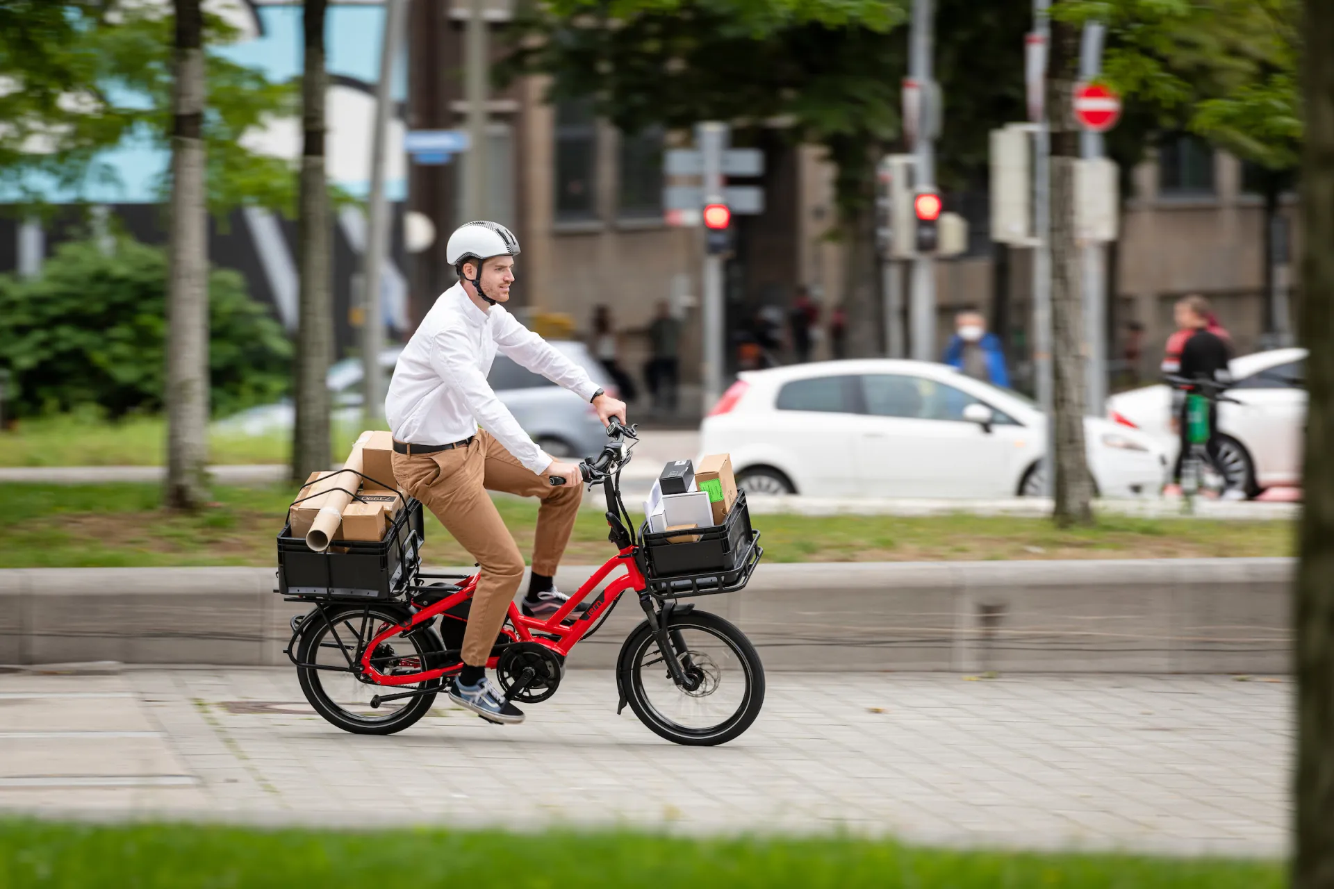 TN-TransporteurRack+CargoTray-HSD-Lifestyle2.jpg (1)