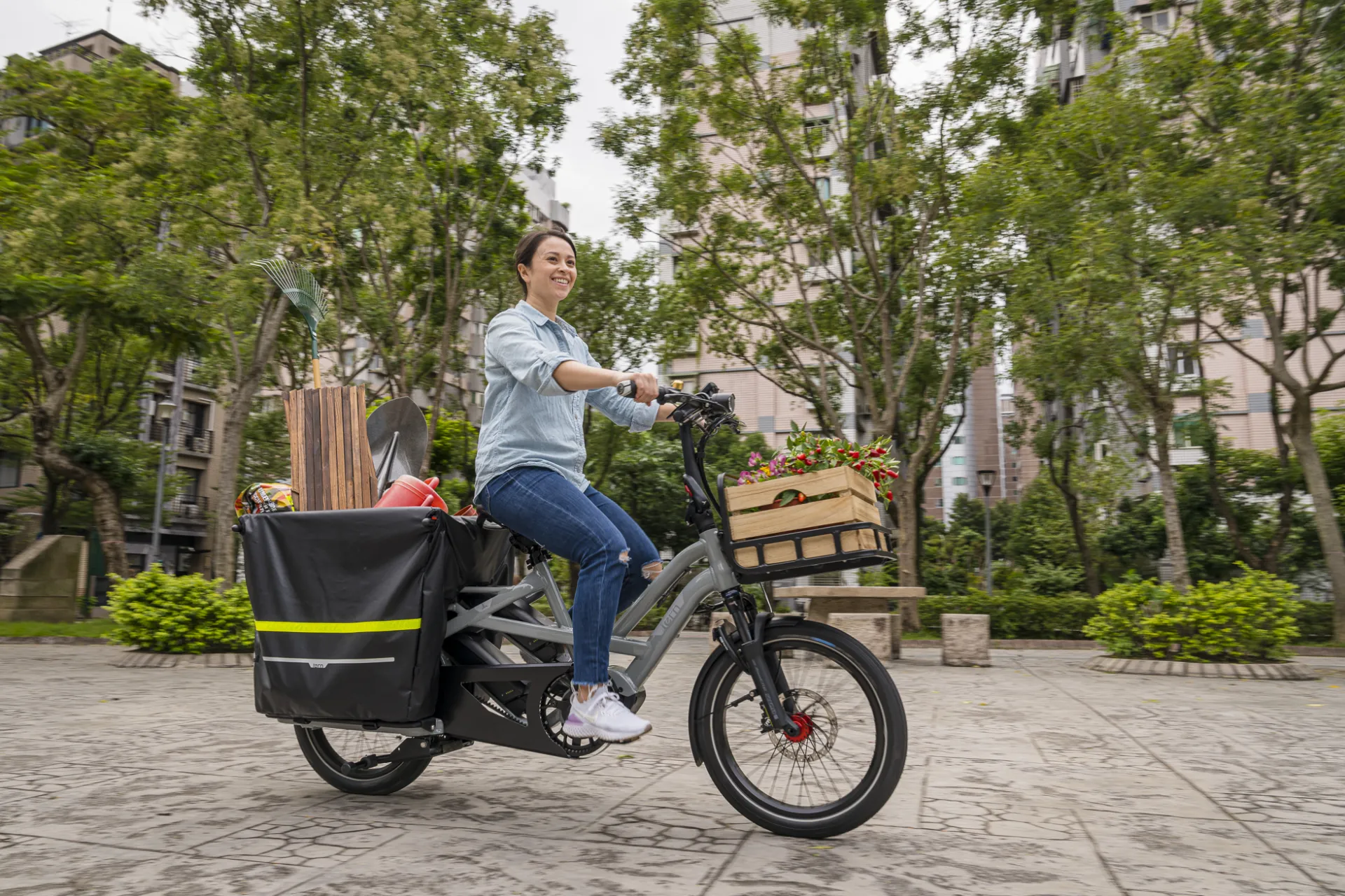 Tern GSD R14 Our Best E Cargo Bike for Families Tern Bicycles
