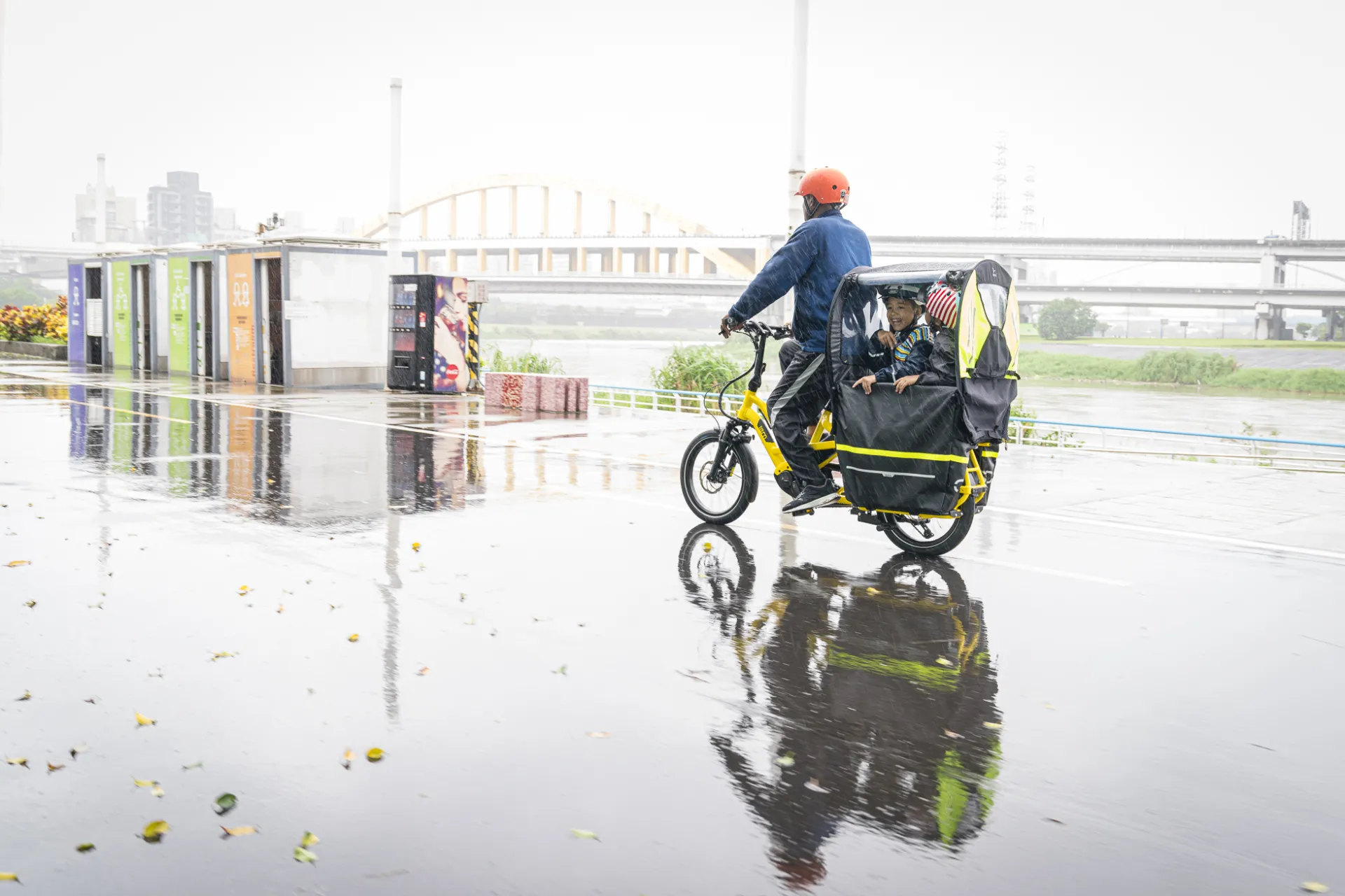GSD S10 Our Most Popular Electric Cargo Bike Tern Bicycles