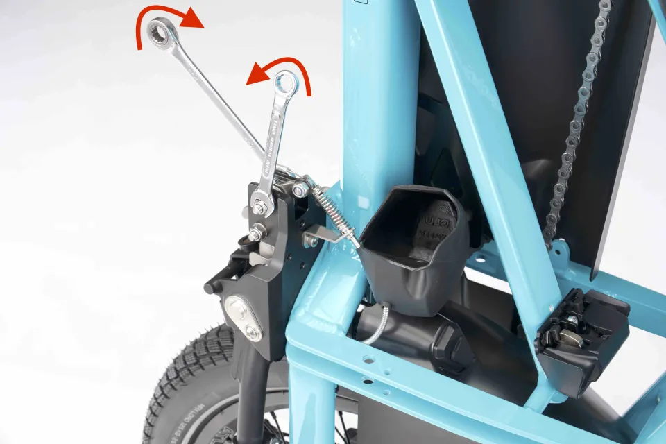 Loosen the Bolt sets to free the lock mechanism inside the Tern GSD Gen 3 Atlas Lockstand following the indicated directions.