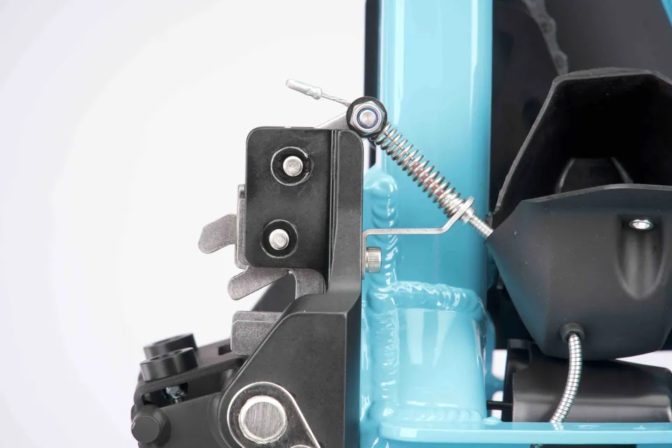 Rotate the upper set screw of the Tern GSD Gen 3 cargo bike Atlas Lockstand until it touches the lock body and ensure that the lock does not move. The edge of the lock and plate should be parallel.