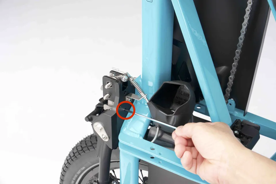 Lower screw on the top of the Tern GSD Gen 3 e cargo bike Atlas Lockstand.