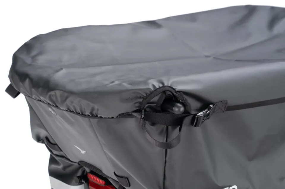 cargo lid on the storm box