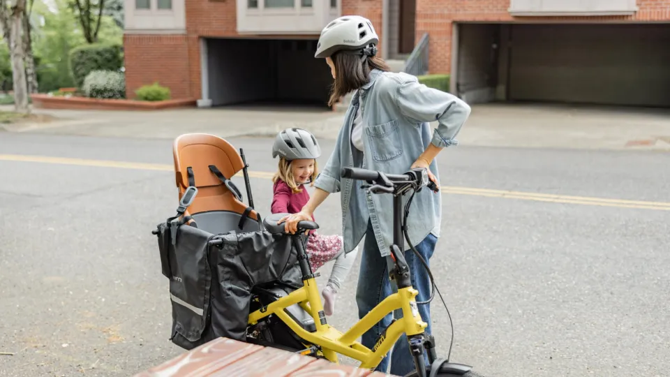 tern hsd gen 3 cargo bike with reclining child seat setup