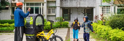 Article banner image showing the Clubhouse Fort bike weather canopy for kids on Tern e cargo bikes.