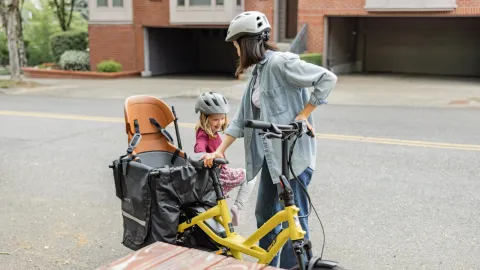 tern hsd gen 3 cargo bike with reclining child seat setup